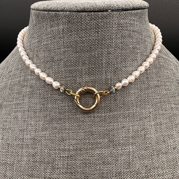 Bee Charm Pearl Necklace - Picture 5 of 8